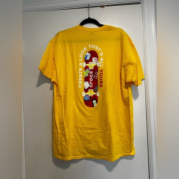 NWOT Crocs Men’s XL Graphic Skateboard Bright Yellow Tee. Surf. Heavy Cotton. - Picture 1 of 8